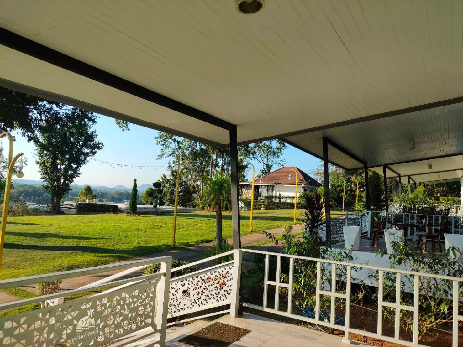 River Valley Resort แอทน่าน Екстериор снимка