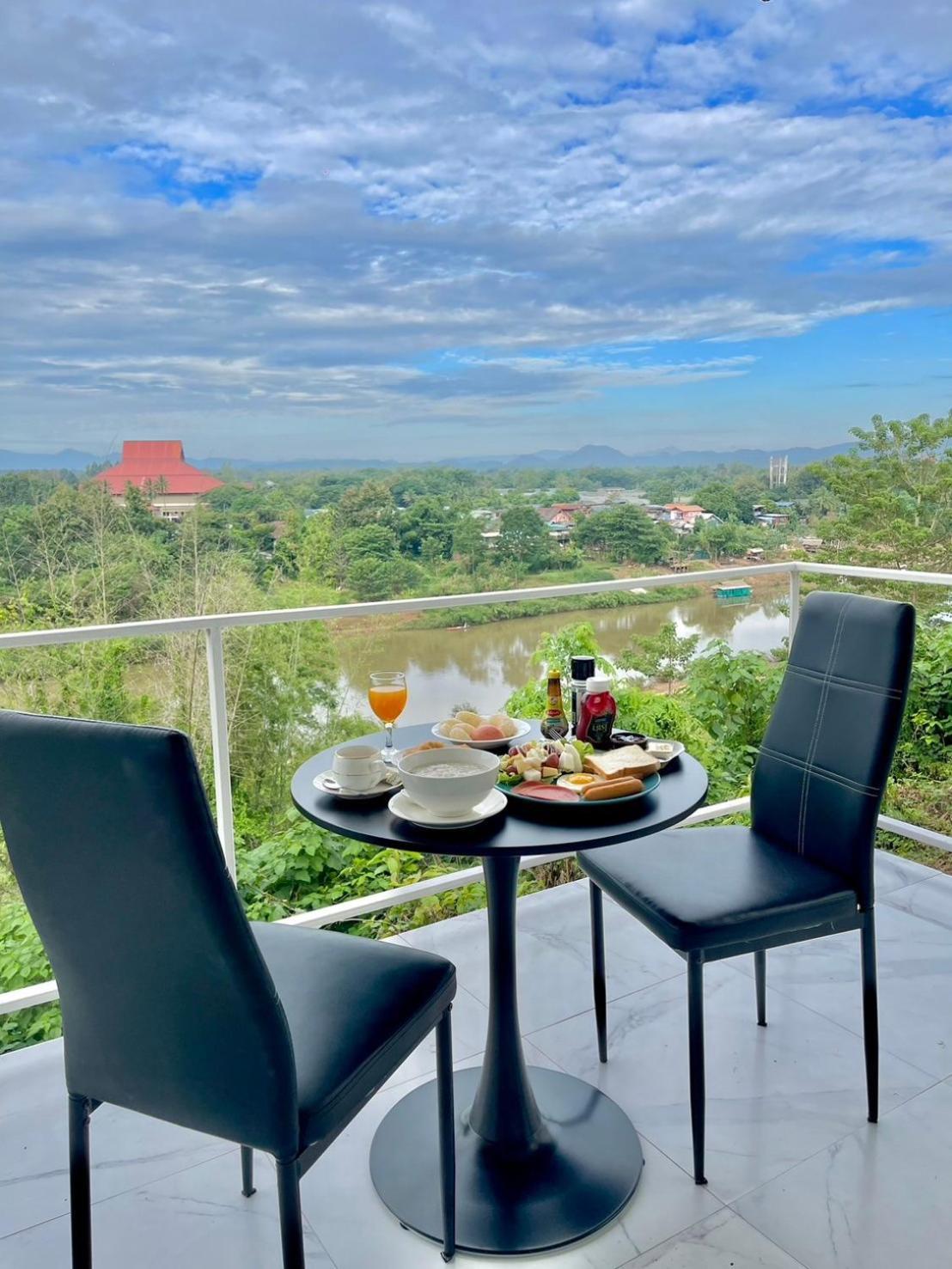 River Valley Resort แอทน่าน Екстериор снимка